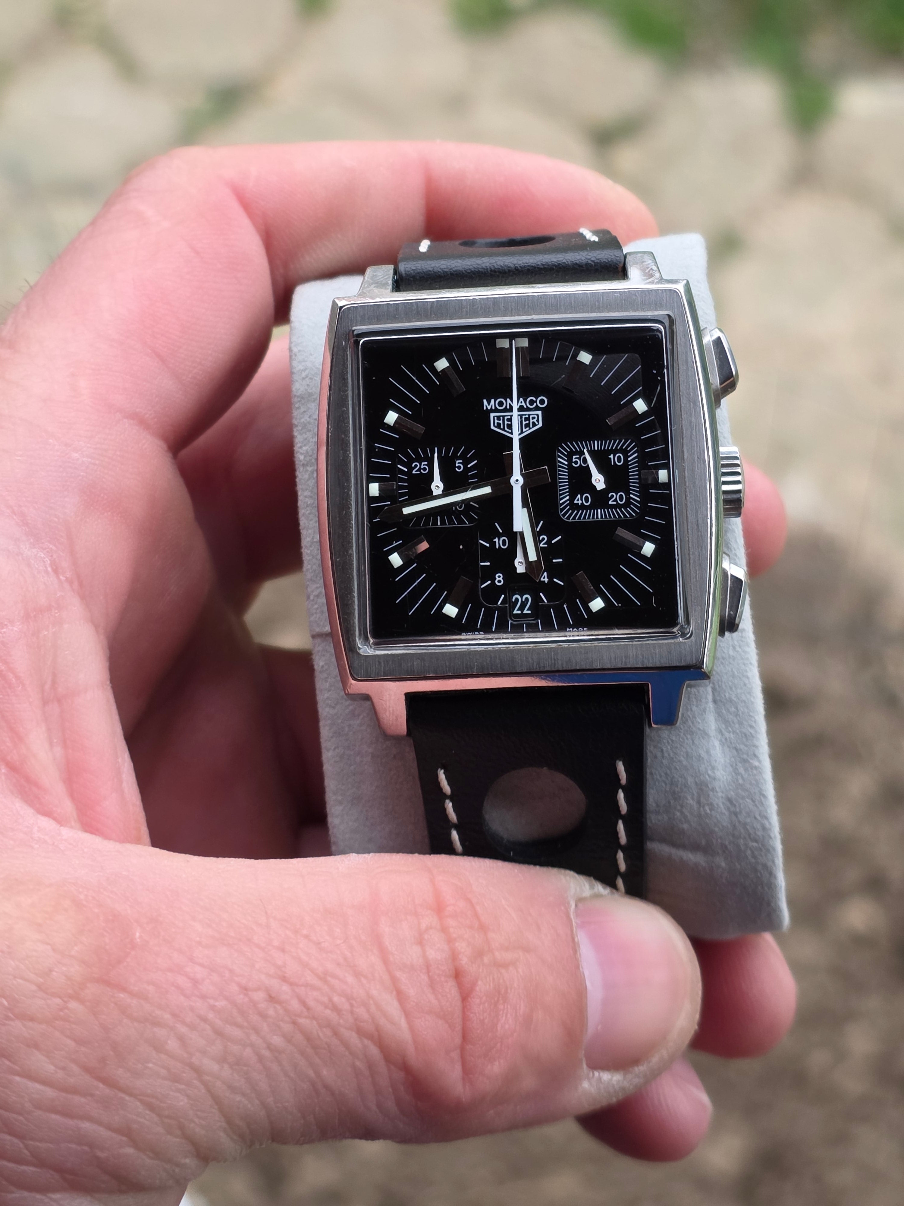 TAG Heuer Monaco Chronograph Re-Edition – Ref. CS2111 – Vintage Vibe