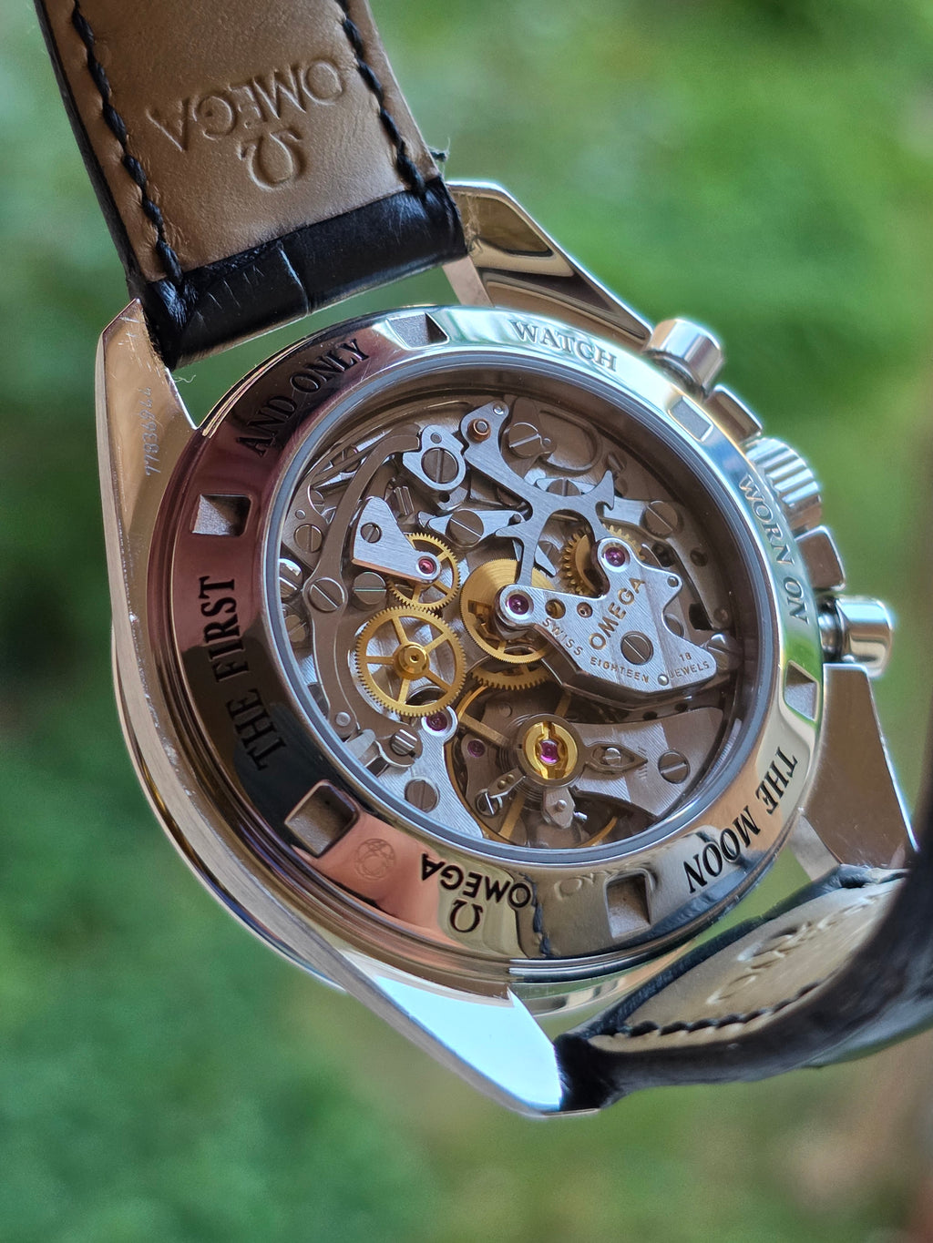 OMEGA Speedmaster Professional Moonwatch „Sapphire Sandwich”
Referință: 311.33.42.30.01.002