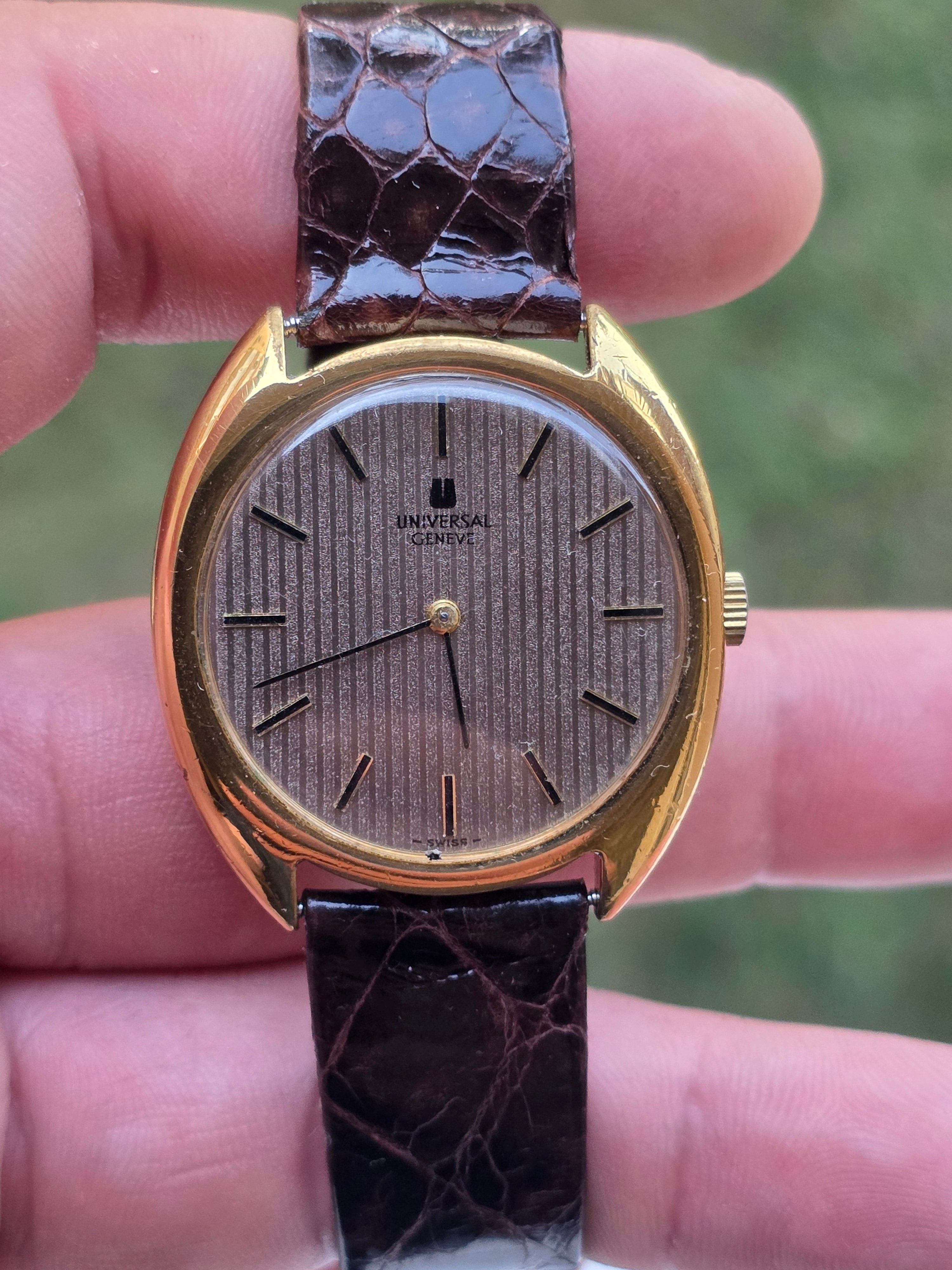 Universal Genève Ultra-Slim Gold Plated – Calibru 1-42 (Anii '70)
