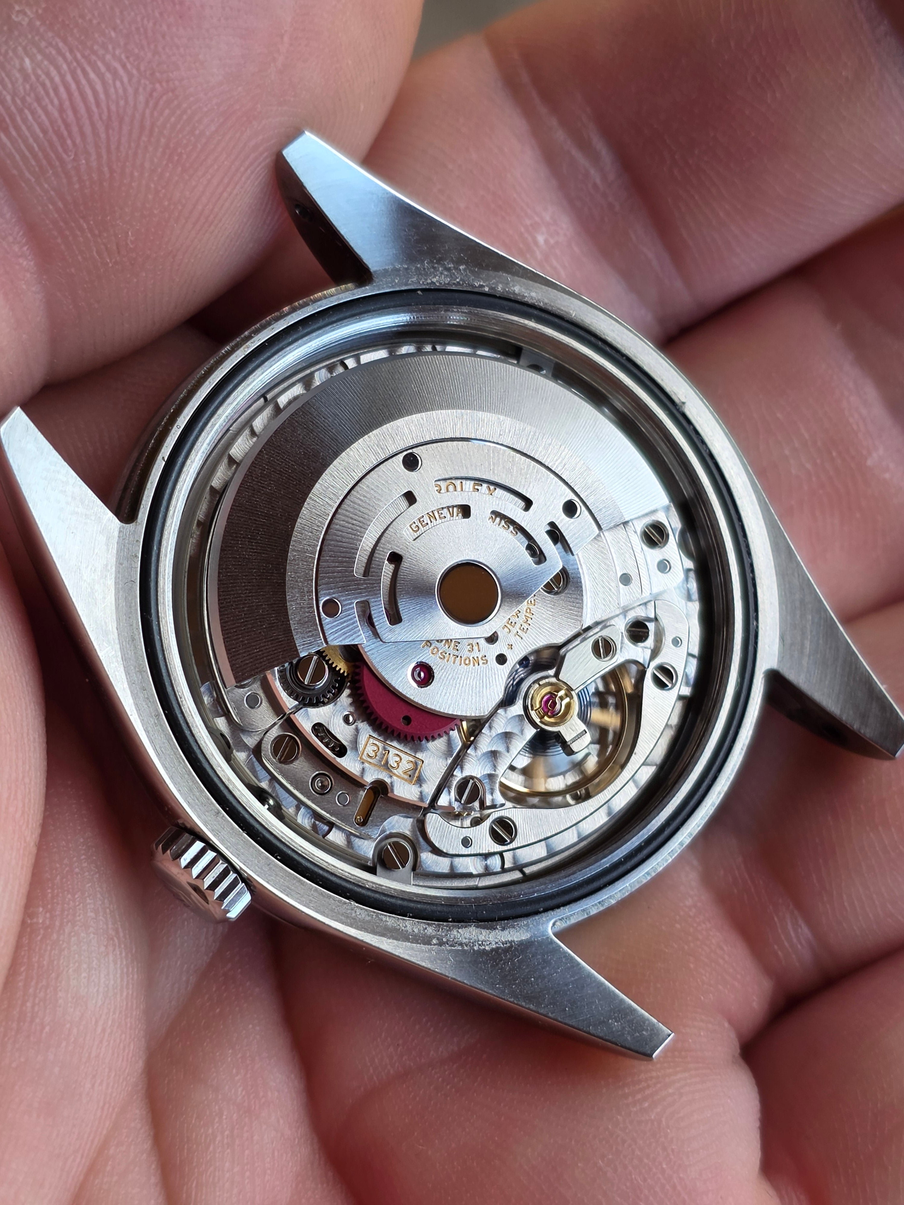 ROLEX Explorer I 39mm – Referință 214270 (Generația MK1 / Cifre Aur Alb)