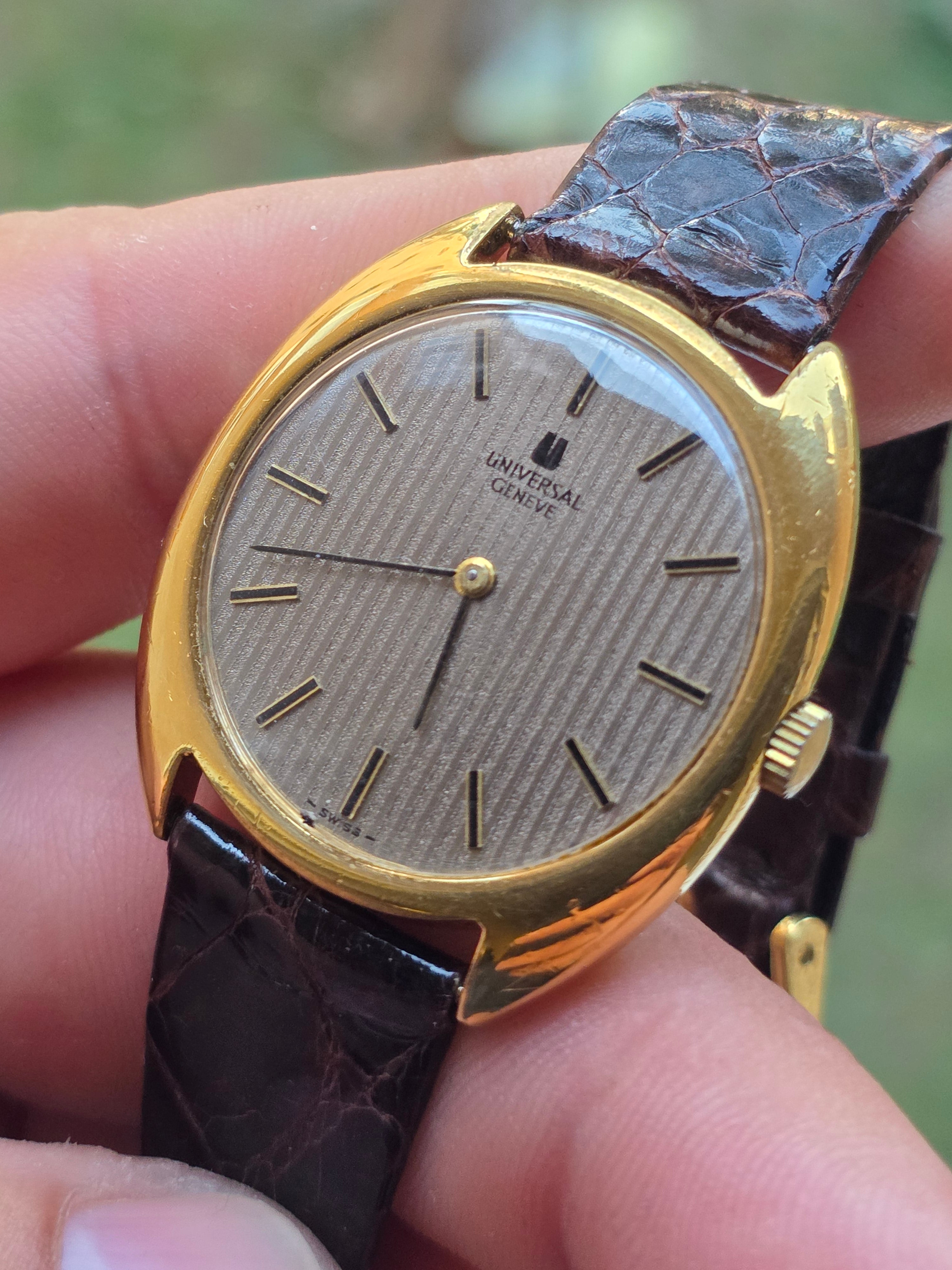 Universal Genève Ultra-Slim Gold Plated – Calibru 1-42 (Anii '70)