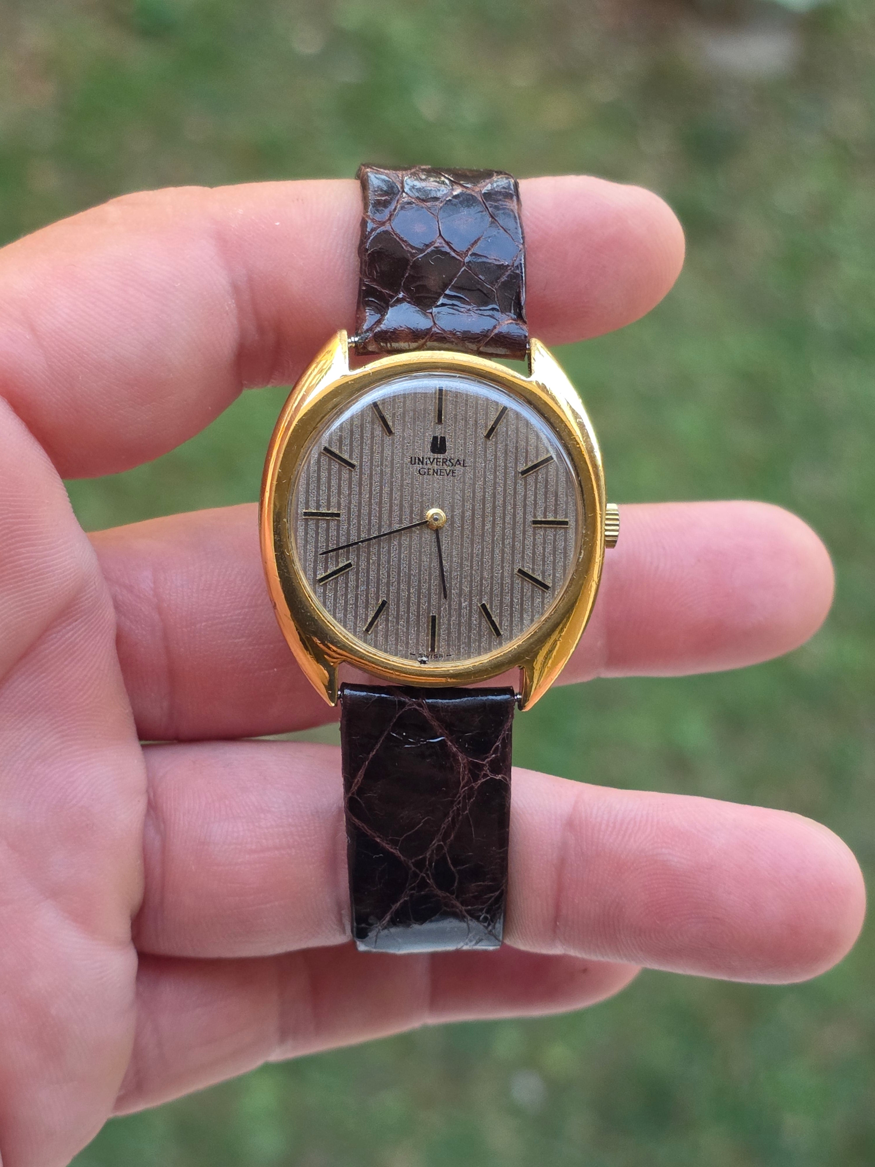 Universal Genève Ultra-Slim Gold Plated – Calibru 1-42 (Anii '70)