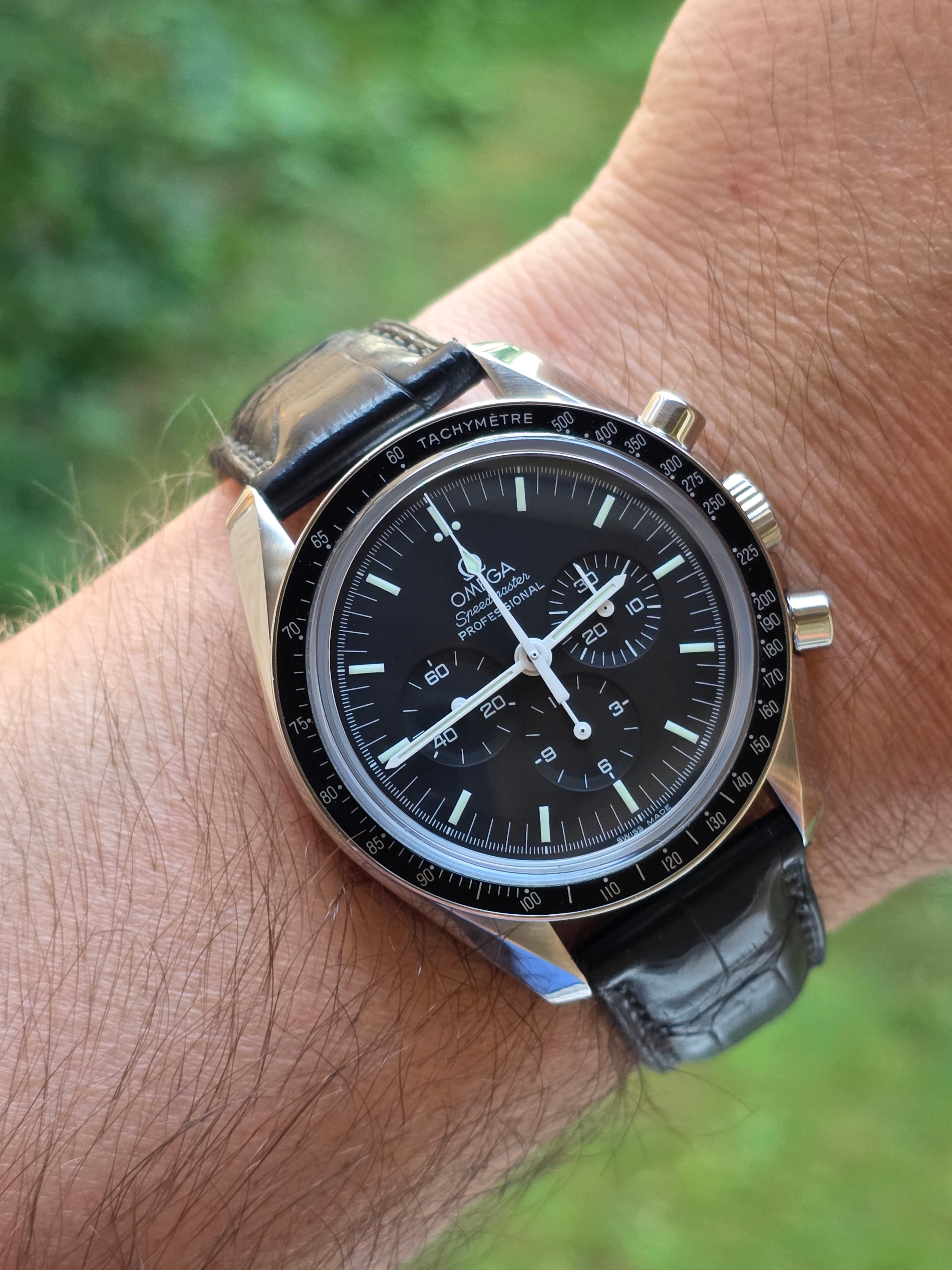 OMEGA Speedmaster Professional Moonwatch „Sapphire Sandwich”
Referință: 311.33.42.30.01.002