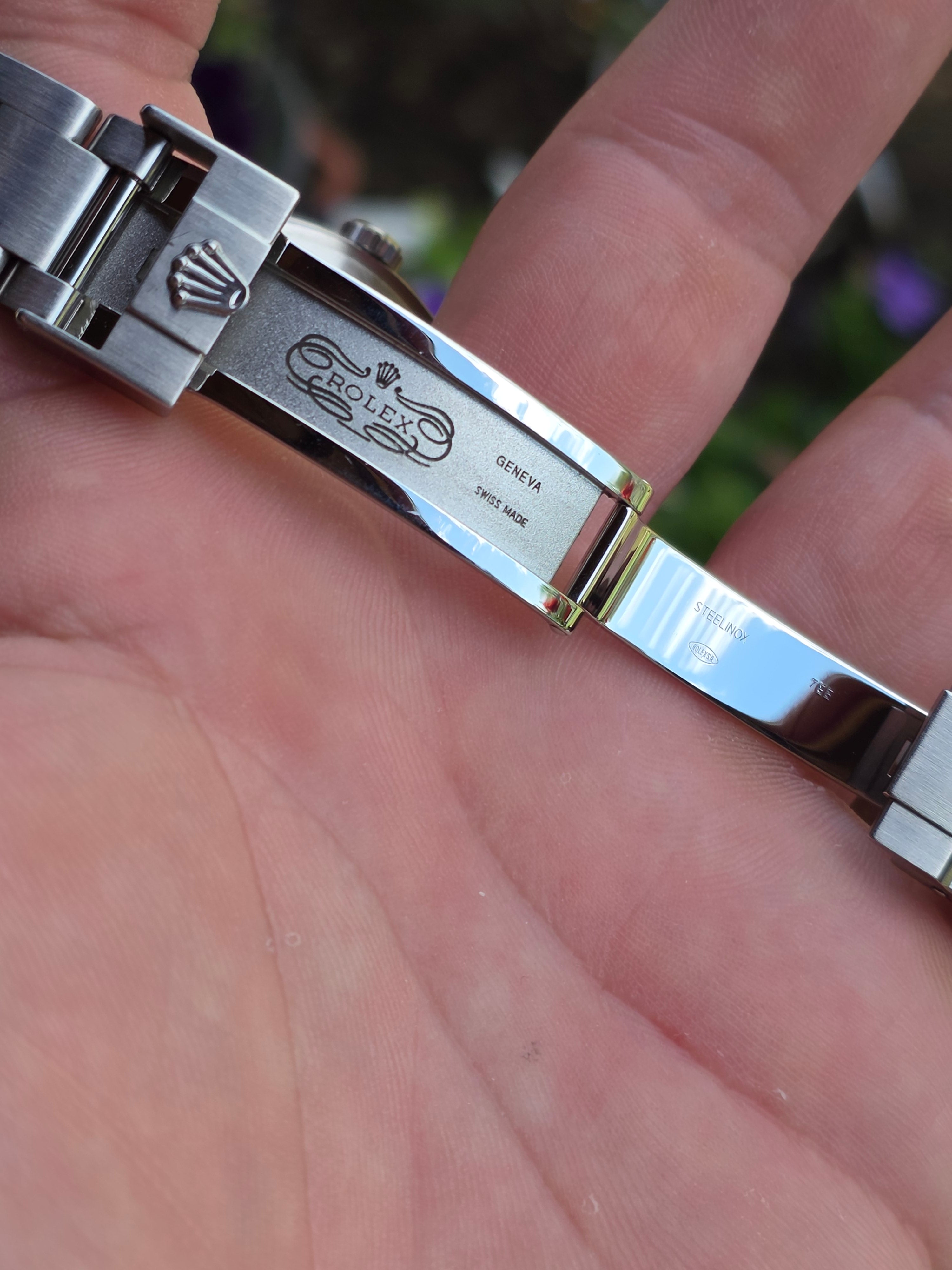 ROLEX Explorer I 39mm – Referință 214270 (Generația MK1 / Cifre Aur Alb)